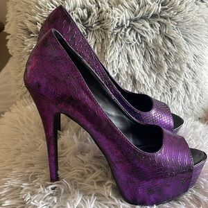 Melisandre, size 9.5, purple